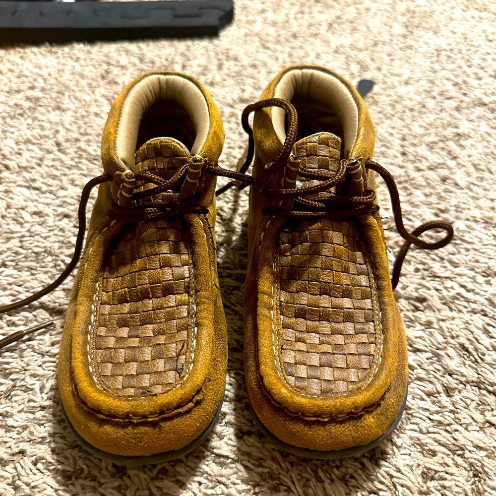 Boys twisted X shoes